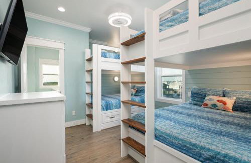 Luxury Beachfront l Sleeps 20, Hot Tub, Pool & Game Room Fun! - Foto 59