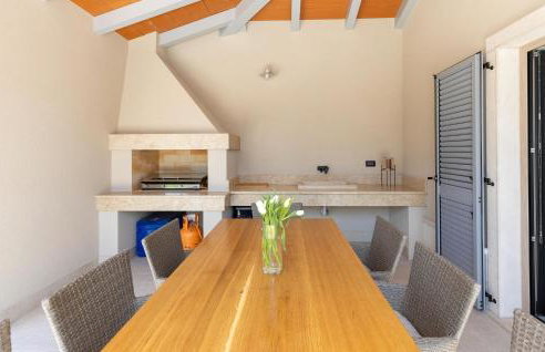 Beautiful Home In Nedescina With Wifi - Foto 19