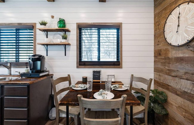 The Oaks Helm Model Container Home 12 min to Magnolia Market - Foto 15