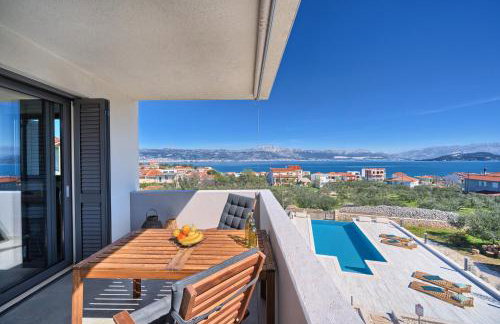 Villa Ming - pool, sea-view and peace - Photo 13