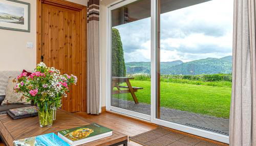 Laurel - pet-friendly cottage with indoor pool, hot tub & panoramic Snowdonia views - Foto 5, Garden, Garden view