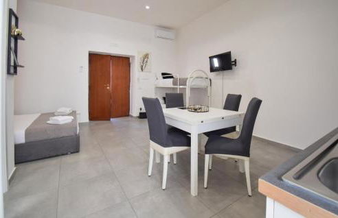 Beautiful Apartment In Napoli With Wifi - Foto 10