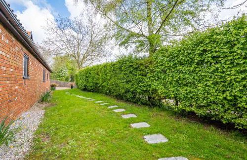 East Wing at Champaignes Toft, Mendlesham - Foto 21