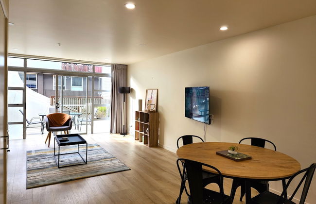 U Suites on Jessie - Photo 11