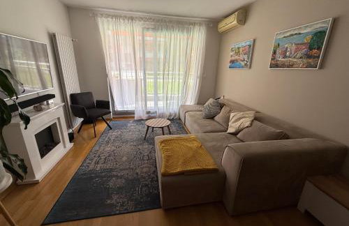 Lake Garden - Cozy Two-Bedroom Apartment with flexible Check-In, Terrace, and Netflix - Foto 16