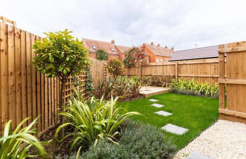 Stylish 3 bed house in Bedford perfect for Contractors and families - Foto 18