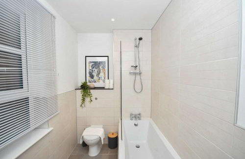 Modern 2 Bedroom Apartment in Central Wigan - Foto 35