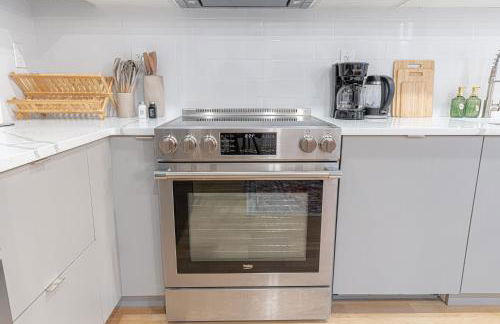 Bright Studio Duplex with Private Backyard - Foto 3