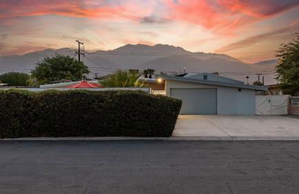 Lloyd by Avantstay Palm Spring Paradise w/ Pool, Large Yard & Table Tennis! Permit#3779 - Foto 90