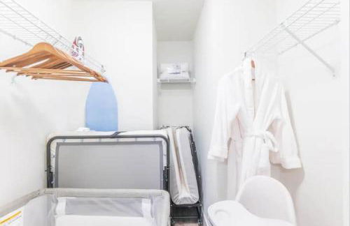 Blue Breakaway with Free Parking and Sleeps 9, Book 7 days, Get 20 Percent OFF - Foto 31