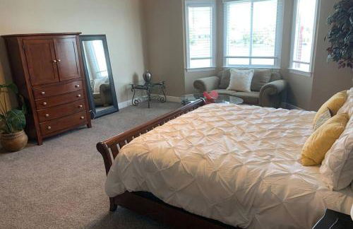 Luxury and Spacious Waterside Getaway - Foto 19