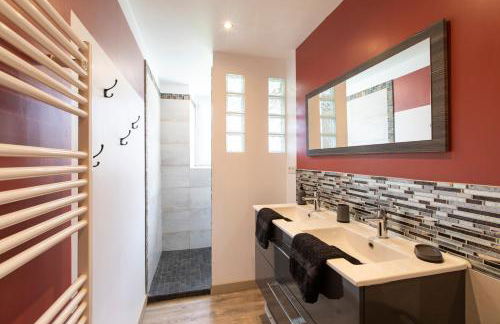 Gîte Chabrignac, jacuzzi et sauna privatif, piscine chauffée partagée, Wifi, salle de jeux - Foto 11