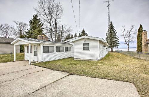 Peaceful Lakefront Houghton Lake Property with Patio - Foto 32