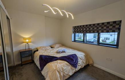 Modern 3-Bed Family Haven wFree Parking - Foto 14