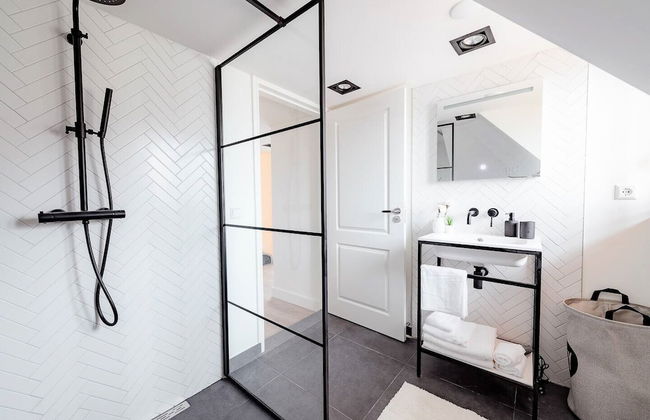 LVM Stays - Photo 32