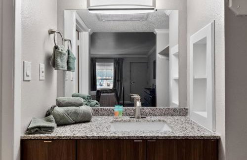 Lux Mins To Atrium Health & Charlotte Airport - Foto 25