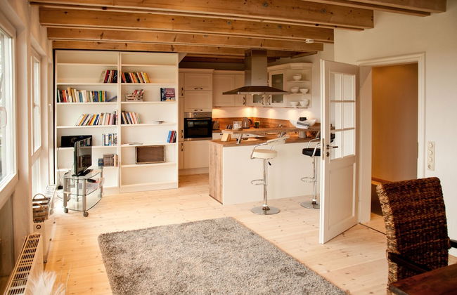 Der Besitz 7 - Photo 9