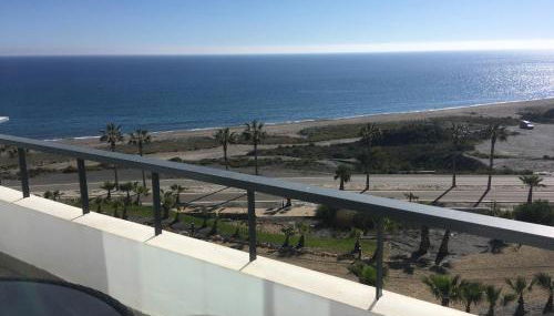 SPECTACULAR APRT. IN FRONT OF THE SEA - Foto 3