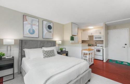 Elektra Muse Studio w/ Views - Walker’s Paradise - Foto 17