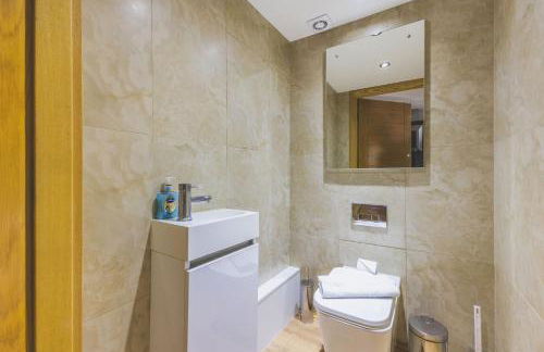 Elegant 1BDR Flat with Private Patio - Foto 22