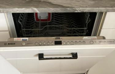 Geräumiges Apartment 90 m Zwei Schlafzimmer große Küche mit Essbereich Badewanne Waschmaschine Spülmaschine gesamte Unterkunft gehört Ihnen - Photo 30