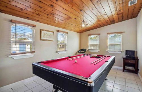 Beach House/KING BD/Hot Tub/Pool/Fire Pit/Gym/Golf - Foto 32