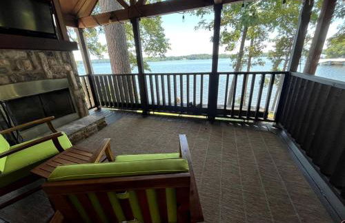 Peaceful Lakefront Tiny Cabin Nestled in the Sabine National Forest for a Romantic Escape in Hemphill, Texas - Foto 14