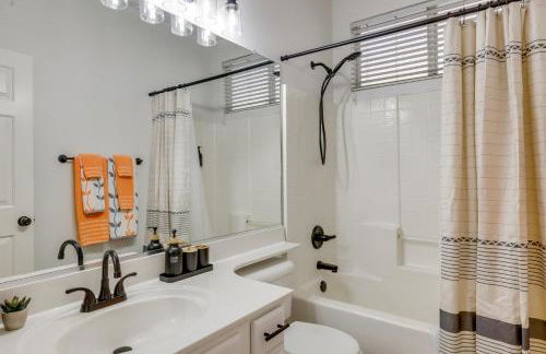 Avondale Home with Heated Pool and Putting Green! - Foto 19