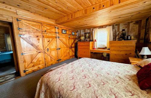 Back of the Moon Lakefront Camp family watersports fire pit 1 dog beach sleeps 8 - Foto 14