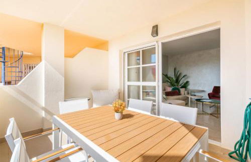 Apartamento con piscina, golf y solarium by Rent Me - Photo 27