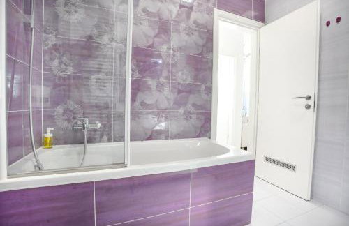 BlueDahlia Apartment - 4-min Walk to Main Station - Zagreb Donji grad - Photo 28