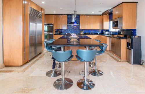 Oceana Blue / Beach Front / Pool / Bar / Relax - Foto 11