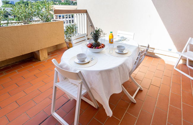 1 bedroom Apartment in Bormes-les-Mimosas with swimming pool and terrace - Photo 21