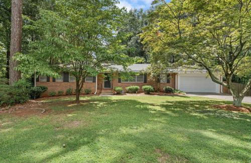 Large House Near Truist Field 15 mins to ATL and Six Flags - Foto 15