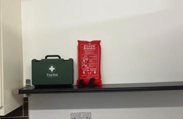 Abbey Wood Serviced Apartment 3BRH Free Wi-Fi Parking Tea and Coffee - Photo 17