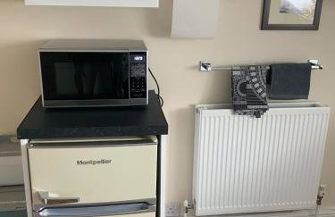 Large 2 bedroom town centre flat with free parking - Foto 26