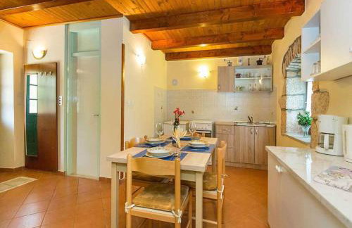 Holiday home in Mali Turini 36021 - Foto 2