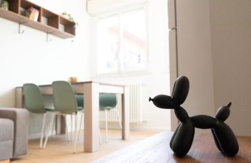 Arcimboldi's Nest - Close to Metro and Train - Foto 16