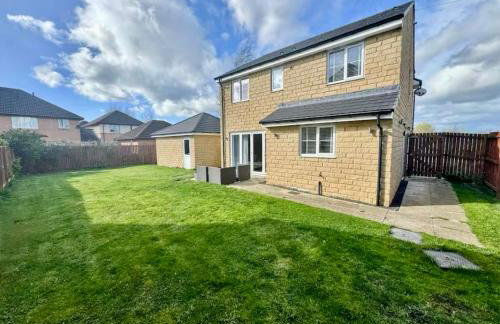 Elysian Escape, modern 5 bedroom house - Photo 1