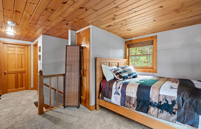 Private Lakefront - Luxury Log House - Photo 18