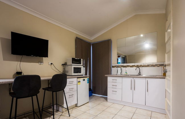 Studio Granny Flat in Melville With Patio - Photo 8