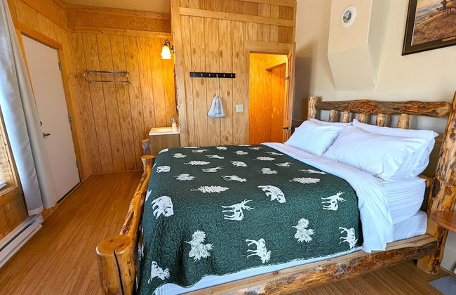 Yellowstone's Treasure Cabins - Photo 26