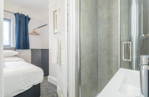 Modern 4-Bedroom Detached Home in Central Cambridge with Parking - Foto 31