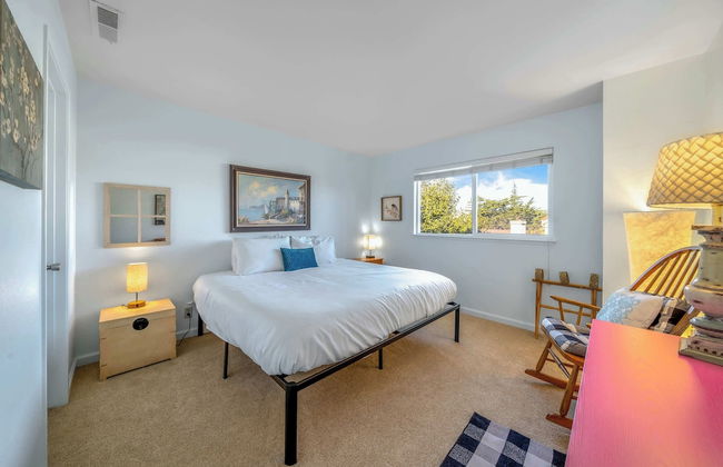 Succulents & Seashells Coastal Paradise by Beach - Foto 3