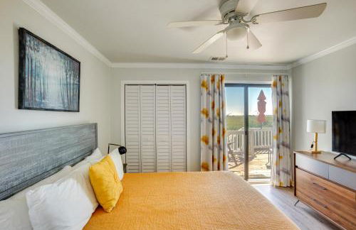 St Helena Island Retreat with Deck Walk to Beach - Foto 15