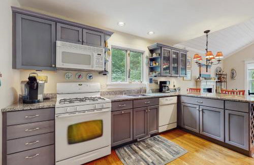 Happy Thoughts Cottage - Photo 11