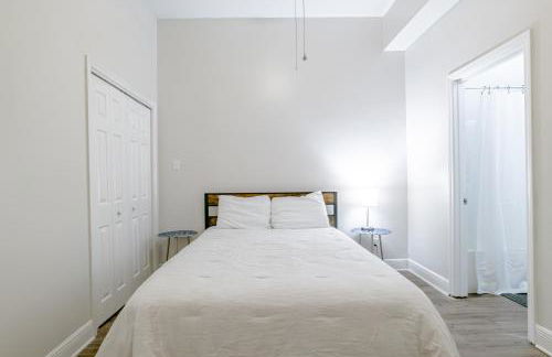 Newly Renovated Downtown Apartment in the Historic District, Quiet Street! - Photo 5