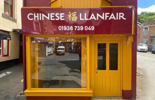 Bryntirion Farmhouse Apartment with Hot Tub - Foto 35