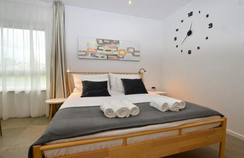 Black & White Studios - Photo 19