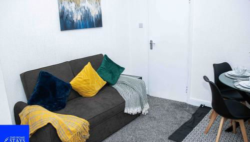 2ndHomeStays- Stoke-on-Trent-A Serene 3 Bed House with a Garden View-Suitable for Contractors-Relocation Families-Group of Friends-Sleeps 6 - 16 mins to J15 M6 and 36 mins to Alton Towers Resort - Foto 2